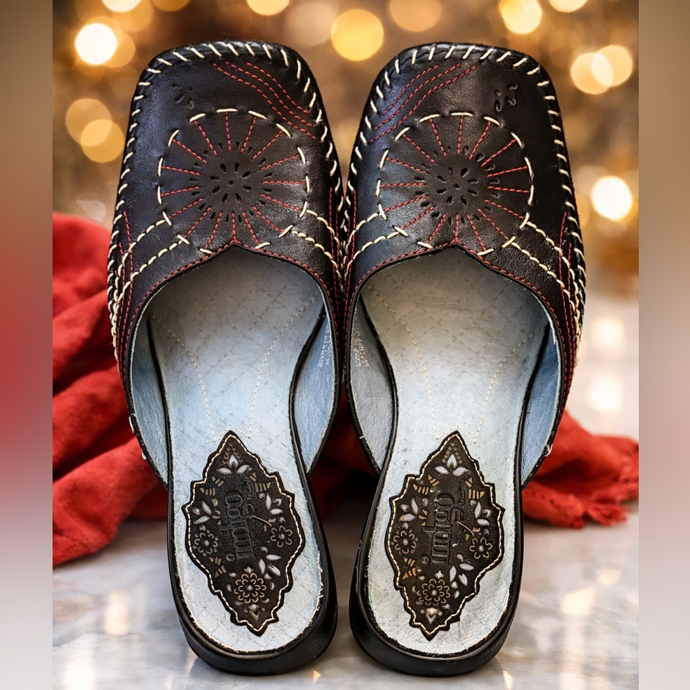 Indigo by Clark’s slip on mule comfort shoes embroidered leather size 7.5 EUC